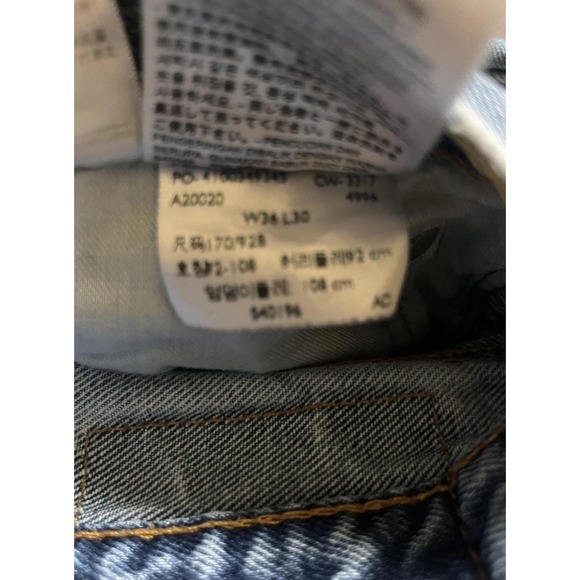 Levis Jeans Mens 36x30 Light Wash Blue Denim Straight Leg Classic Red Tab - Picture 5 of 5